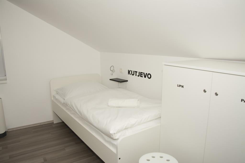 Hostel 101 Dalmatinac Vukovar Exterior photo